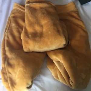 Cute Matching Set Yellow Joggers sweatshirt Wmns L